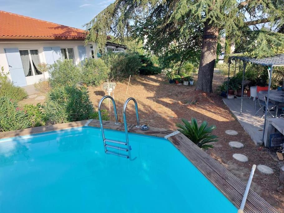 Villa De Charme Avec Piscine Saint-Jory Exterior foto